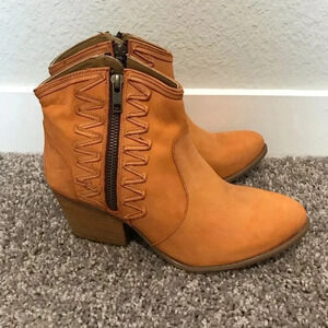 Anthropologie Musse & Cloud Athya Orange Booties